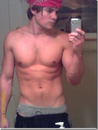 Josh_Henderson_shirtless_04